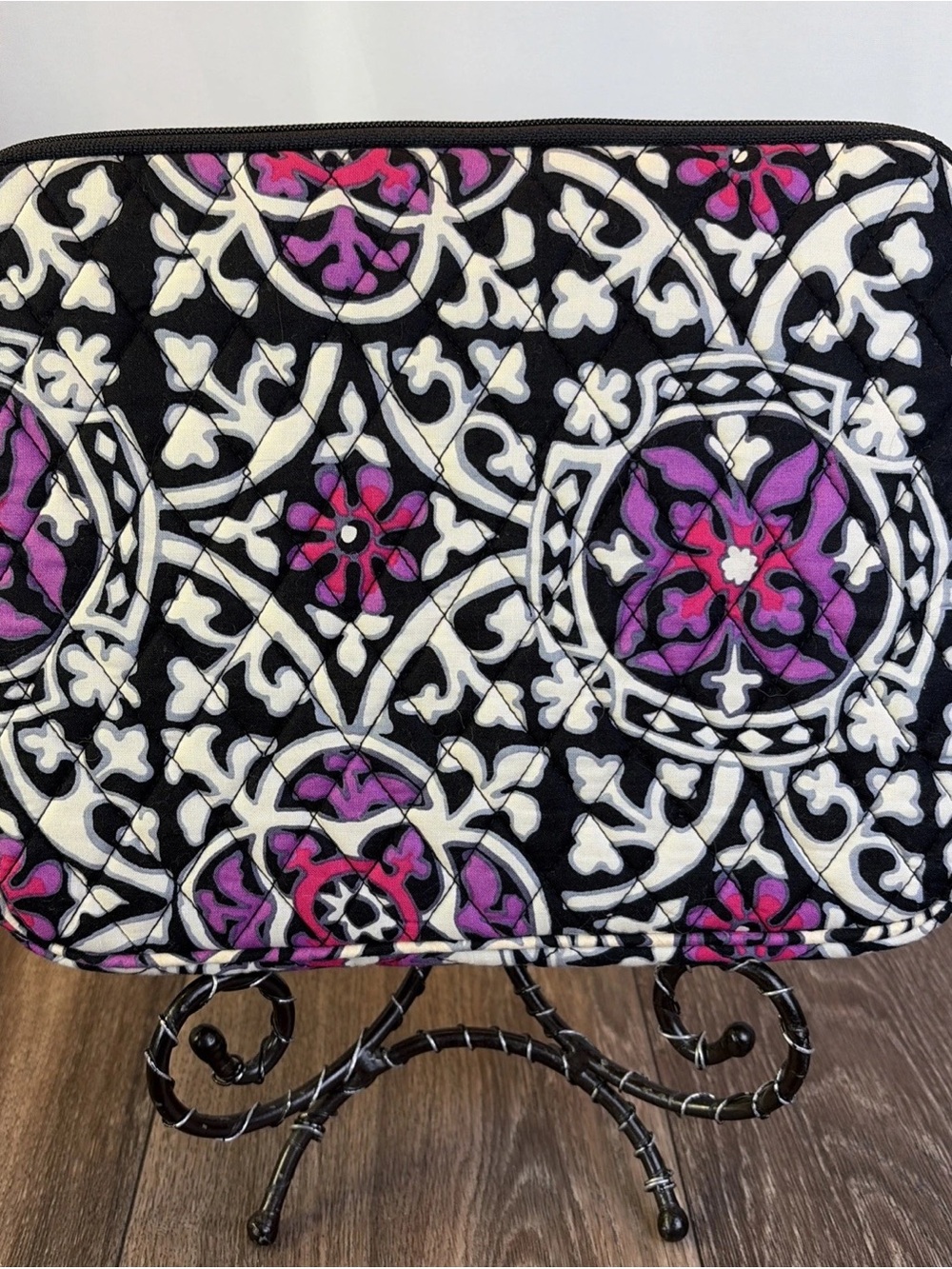 Vera Bradley 10 x 8.5 Tablet Reader Quilted Zippered Sleeve Mimosa Medallion